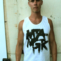 Brush_tank__white__medium