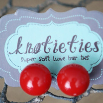 knotiebgumball earring - cherry