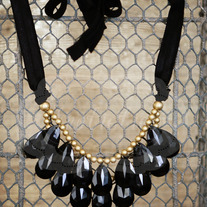 knotiebib ~ black