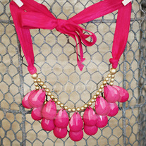 knotiebib ~ hot pink