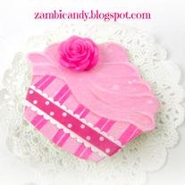 Hand painted cupcake brooch