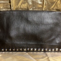 studded all around clutch 