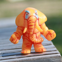 ELEPHANTOS "VESSEL" color changing resin mini figure