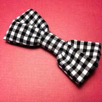 Checkered bow
