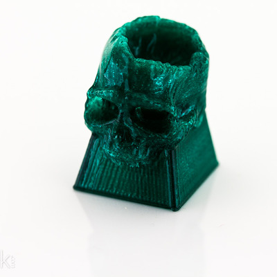 Emerald skull keycap