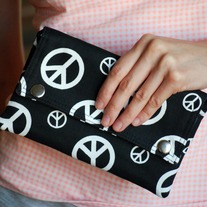 Double Snap Wallet - Peace in Black 
