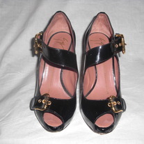 GIUSEPPE ZANOTTI Unique PATENT Peep Toe gold BUCKLE SZ 6
