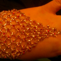 Bead web Glovelette