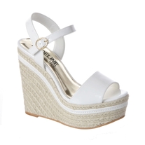 Surf-white_patent.default.0500_medium