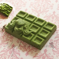 Squishy Green Strawberry Cracking Chocolate Bar
