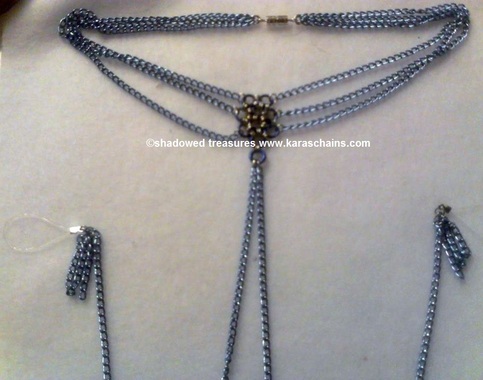 Choker with non-piercing chains