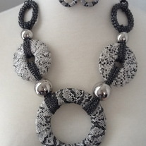 The Big O Necklace Set