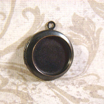 Gunmetallocket_medium