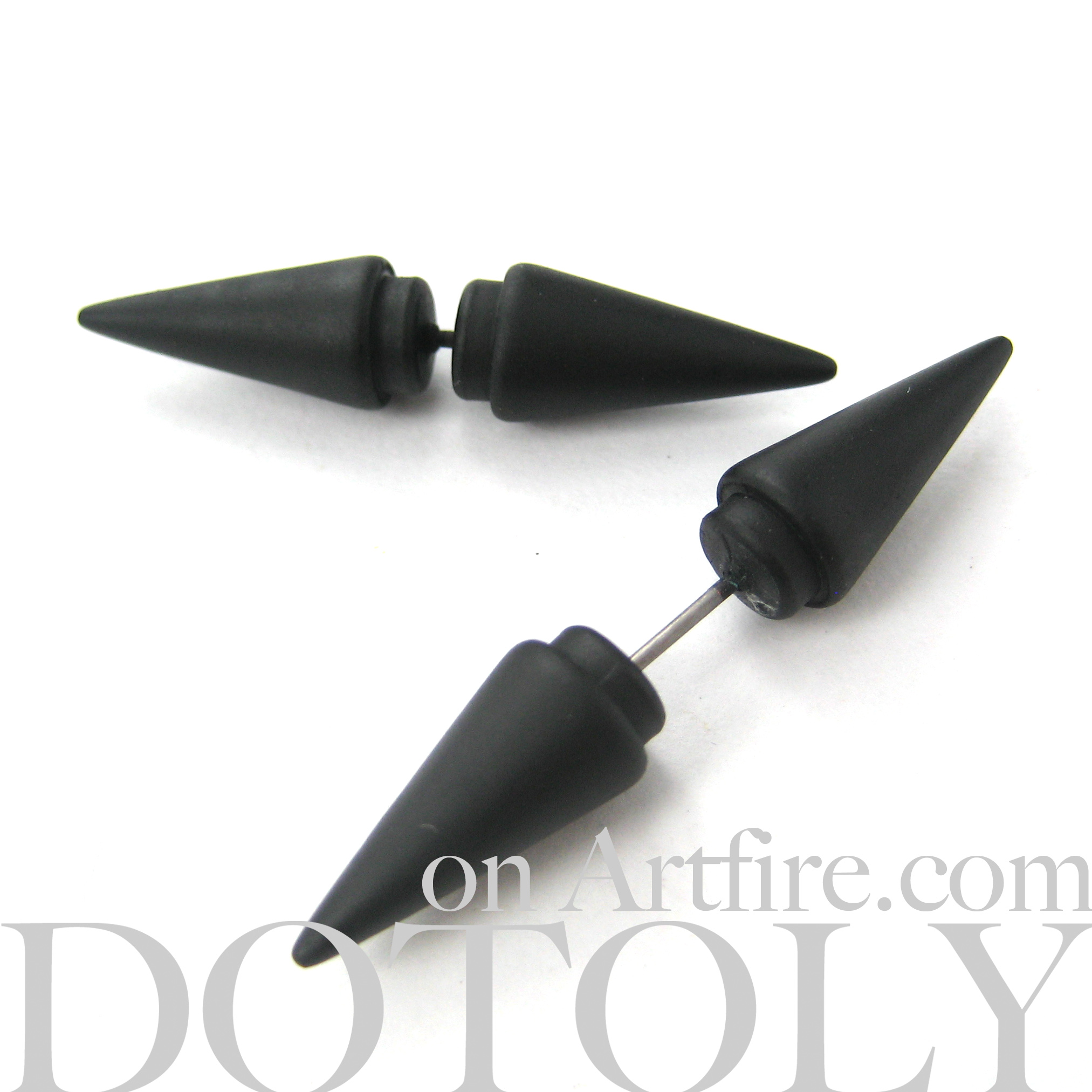 black spike stud earrings