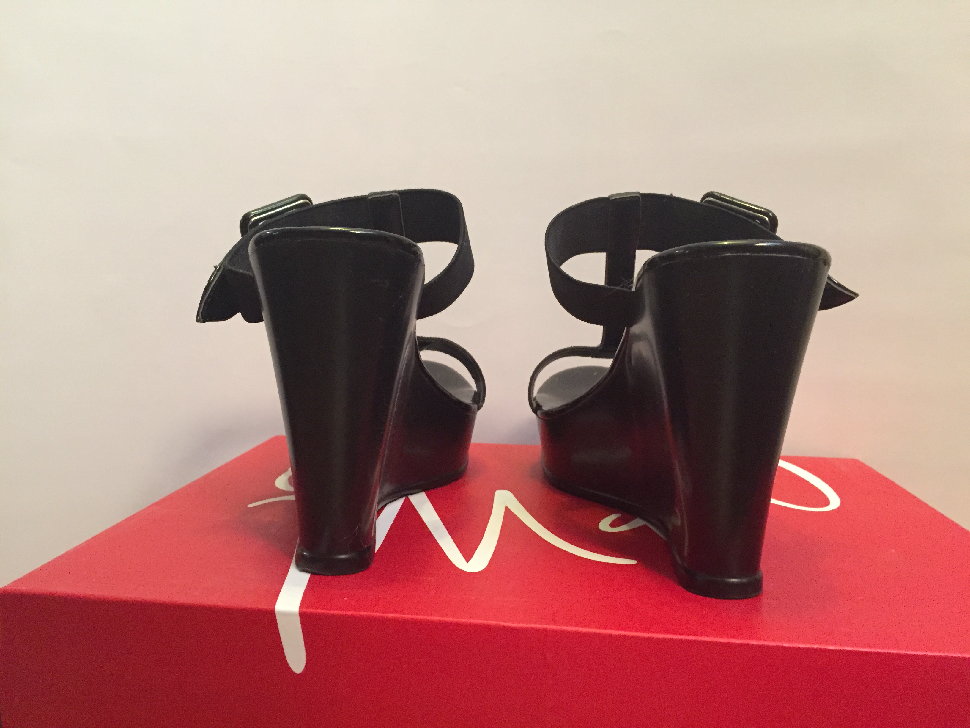 charles by charles david black wedges