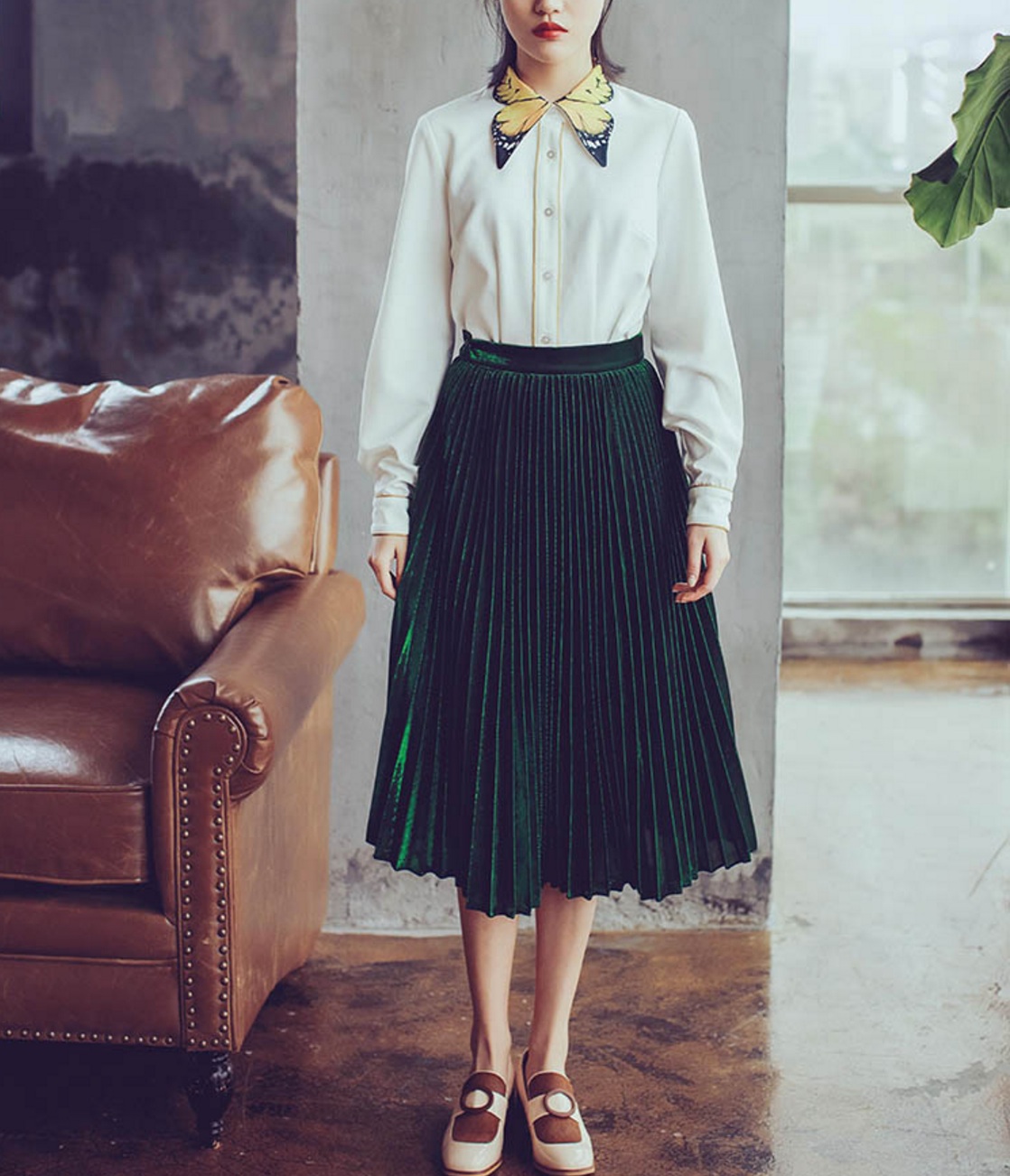 Fine Art Collection Gorgeous White Shirt With Yellow Tiger Butterfly Collar Thumbnail 3 Fine Art Collection Gorgeous White Shirt With Yellow Tiger Butterfly Collar Thumbnail 3