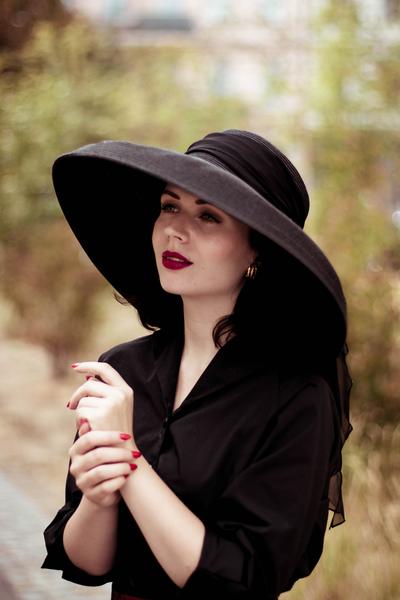 Audrey hepburn black hat Clearance